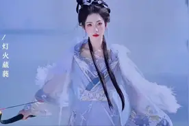 今日无事，勾栏听曲，道心破碎，插花弄玉