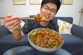 网购一点海肠回来，做碗真材实料的海肠捞饭，吃着太过瘾了