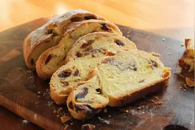 面包的眼界在拓展，口感干香，冲击味蕾的节日面包史多伦