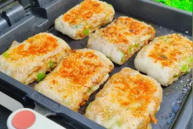 最近路边摊很火的青椒肉饼，在家轻松复刻，外酥里软，全家都爱吃