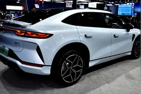 18.98万！比亚迪宋L正式上市，四驱爆517马力提速4.3秒，又要卖疯