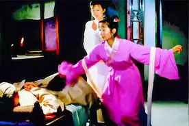 两女鬼无聊，跑去捉弄书生，岂料书生非但不怕，还和她们打成一片视频封面
