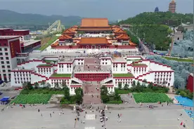 航拍辽宁锦州市辽西九华山景区，建筑恢弘大气，小布达拉宫很漂亮