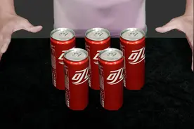 揭秘网络热门魔术，空地板变出饮料！播放超过1000万视频封面