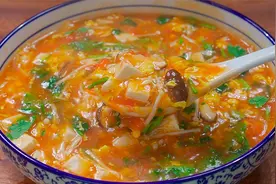 秋天要多喝这道番茄豆腐汤，汤鲜味美，天天喝都不腻，营养又美味视频封面