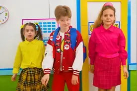 活泼开朗的外国小女孩伊娃和同学们的上学趣事（下）