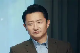 朱韵被女上司泼水,下一秒总裁老爸为女儿撑腰视频封面