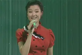 宋祖英仅用一嗓子，直接吊打天王周杰伦，一句话让那英无地自容！视频封面