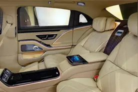 2024款红旗H9闪亮登场！简直比劳斯莱斯还漂亮，30万要啥奔驰E级