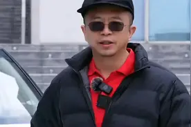 周鸿祎参观哪吒汽车工厂，以小米su7宣传为榜样训斥c59670