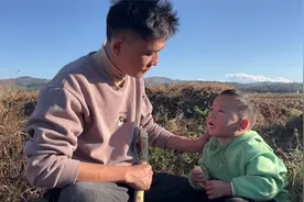 爸爸问3岁儿子：爸妈离婚你跟愿意谁？孩子的回答让人意外