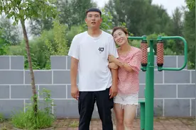 美女相亲终于遇到喜欢的人，俩人对话爆笑，结局笑翻了视频封面