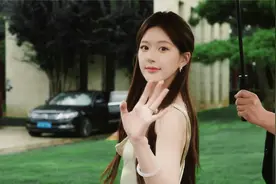 赵露思《许我耀眼》好美！香槟礼服造型很养眼，女二御姐风好飒！