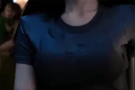 街拍 紧身牛仔裤 🔥辣身材 凹凸有致 美不美你们说了算视频封面