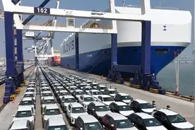 4月出口全面回暖，汽车出口首次超百亿美元视频封面