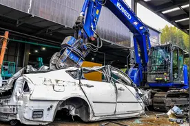 罕见的日本汽车回收过程，整车细致拆解，翻新即是全新零件