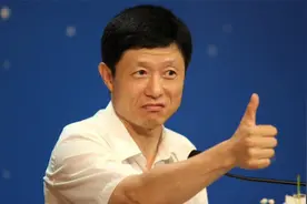 艾跃进教授唯一一个在公开场合喊出“人民万岁”的领袖！