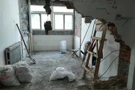 因砸坏承重墙致楼房开裂，最佳解决方案图片