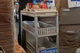 乘务员化身“推销员” 高铁售卖“特色产品”引争议图片