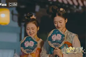 当一个女孩对你笑，会让你心里开出花来！图片