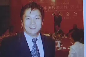 “结石宝宝”父亲死磕13年：社会精英到阶下囚只需一罐毒奶粉....图片