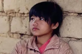 《变形计》最幸运的农村姑娘,被城市妈妈收养,宠成公主遭哥哥嫉妒图片