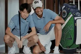 王志文儿子好帅气！俩人穿父子装长得太像，王志文老了更有魅力了图片