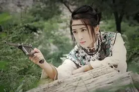 艳匪张素贞：16岁为妓18岁为匪，丈夫被杀血洗东北，临死众人送行图片