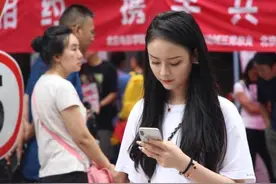 安徽一大学生火了，相亲对象是高中班主任，缘分来了怎么也挡不住图片
