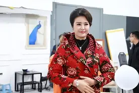 29岁北京姑娘，做12年中老年模特，如今年薪百万，北京杭州已买房图片