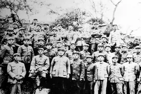 1955年，一野四军2人授中将军衔，6人授少将军衔，1人大校图片