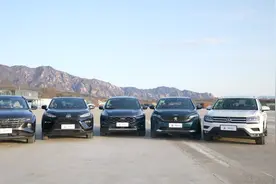 负重加速、山坡摔车，这场暴力测试绝对过瘾图片