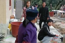 男子离婚后摆酒席庆祝，邀请亲朋好友免费来吃：看谁更丢脸图片