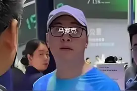 “蓝衣大佐”只是意外！穿“日本投降”T恤买日系车才是主菜！图片