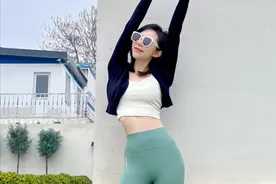 “瑜伽裤”外穿究竟好看在哪？时髦显瘦又迷人，连直男都很喜欢图片