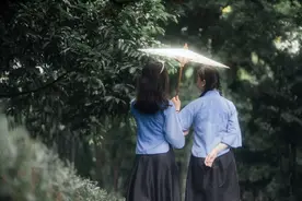 人与人之间最长久的关系：相互麻烦，彼此感恩图片