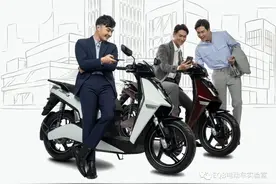 最大续航150km，配ABS，这台越南电动小踏板实力不一般图片