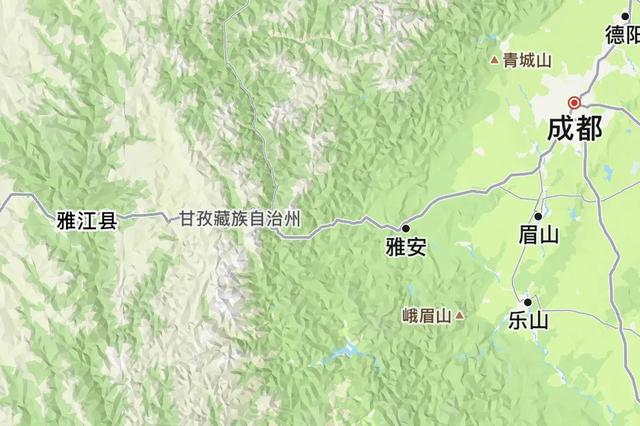 中国最小县城之一的雅江县，面积0.5平方公里，高楼建在悬崖边