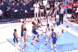 布鲁克斯碰出界为何吹跳球？裁判无权看回放图片