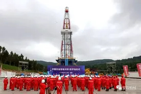 宝石机械研制12000米特深井自动化钻机开钻中国石油深地川科1井图片