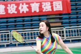 71岁的刘晓庆凭什么再演少女？知道答案的我真的服了！图片