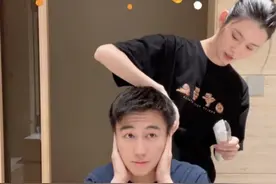 奚梦瑶在家为老公理发，何猷君不停躲闪，夫妻互动画风欢乐图片