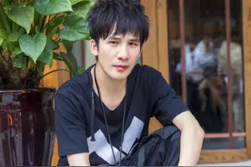 大张伟火爆央视春晚：成名路上泪水多，摆小摊的父母也伟大！图片