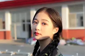 中传冯琳成功升级为复旦“校花”，气质更成熟，让多少人羡慕嫉妒图片