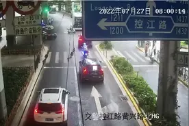 孕妇送医分娩遇堵车，杨浦交警护送7公里用时10分钟图片