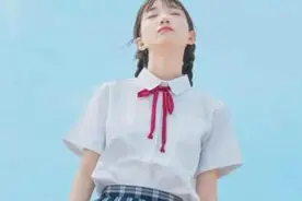 女生被男生摸手不反抗表示些什么图片