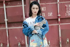 李沁新剧上映又瘦了，如何改善假胯宽变腿精？找对成因4步练图片