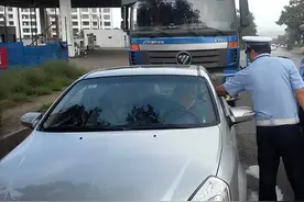 交警提示：5月1号起，以下“4类”违章不再扣分！请大家相互转告图片