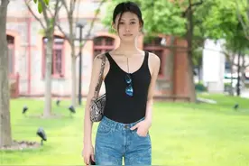 8组喇叭牛仔裤和卷腿牛仔裤穿搭示范 你喜欢哪组？图片