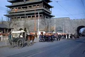 民国时，有种乞丐会变“鸳鸯棒”的魔术，想知道秘密只有往外掏钱图片